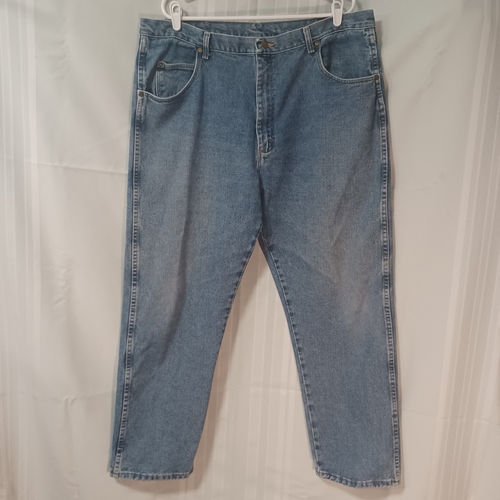 Wrangler Rugged Wear Mens Blue Denim Jeans‎ 42x30 Straight Leg Cotton W653-042